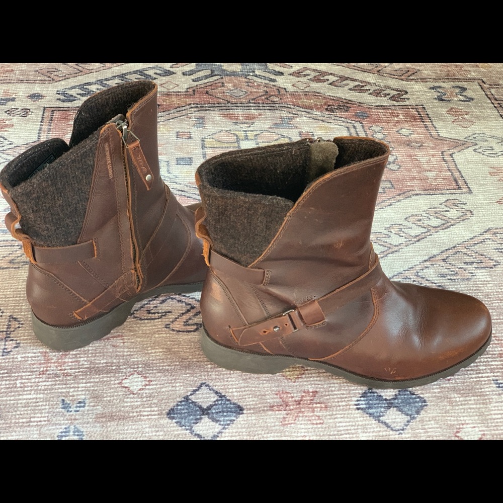 Teva Waterproof Leather & Wool De La Vina Boots size 7 ankle booties